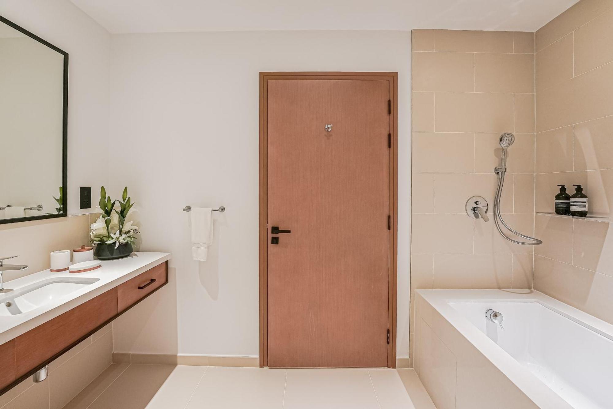 Modern 2Br High Floor Haven In Vida Dubai Marina Apartment Exterior photo