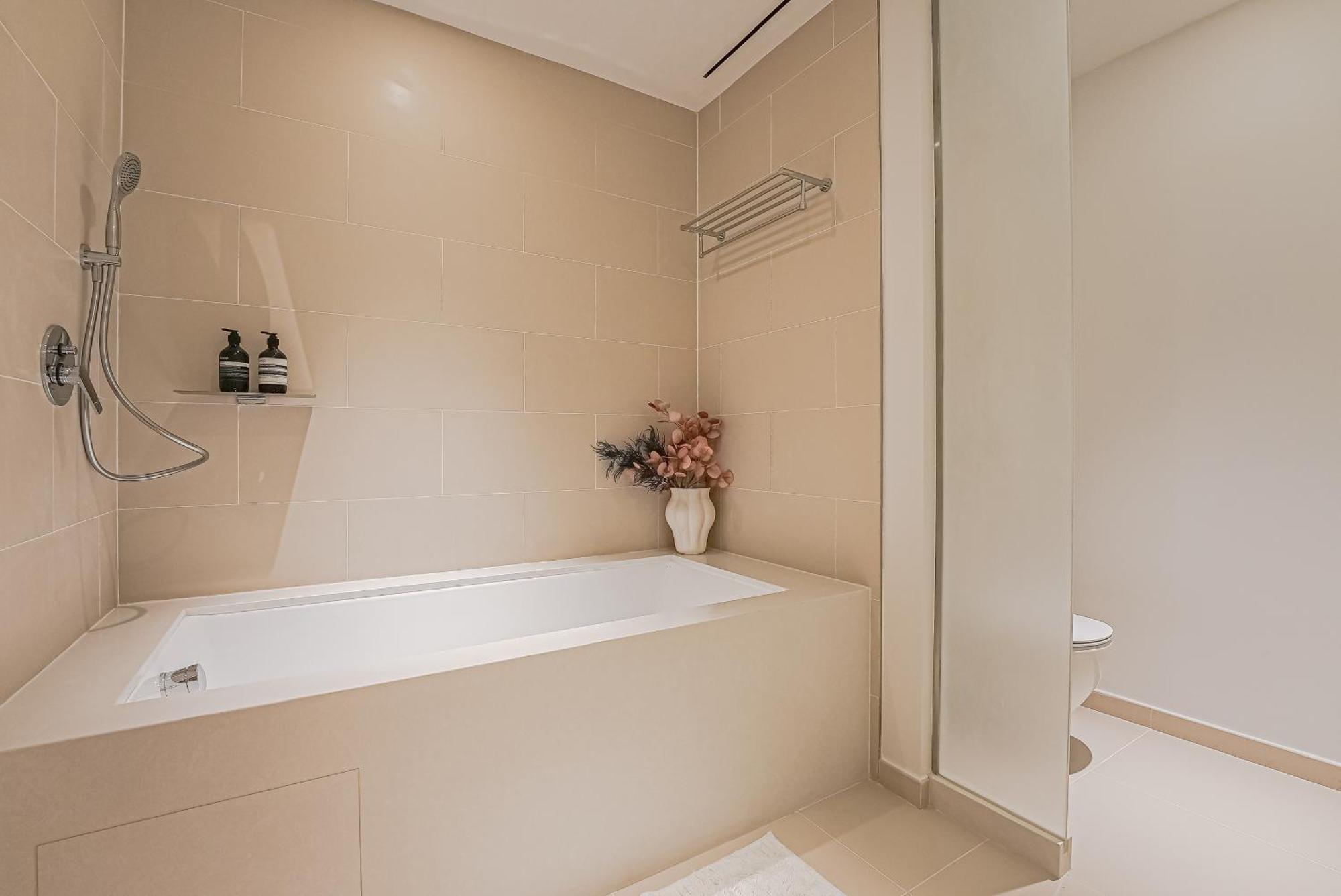 Modern 2Br High Floor Haven In Vida Dubai Marina Apartment Exterior photo